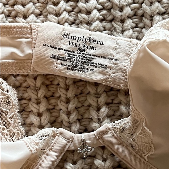 Simply Vera Wang Nude bra - Picture 3 of 6